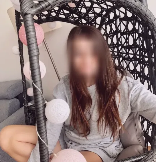 Alma, 28