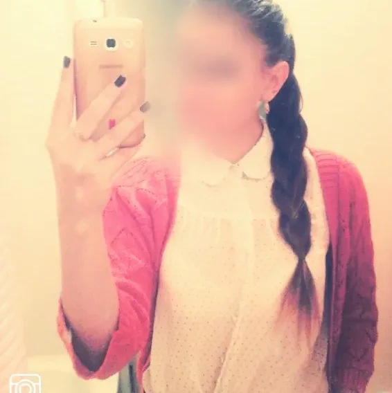 Anna, 37