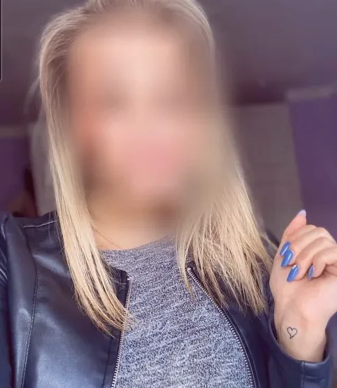 Ellen, 21