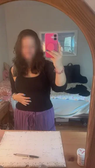 Ellie, 27
