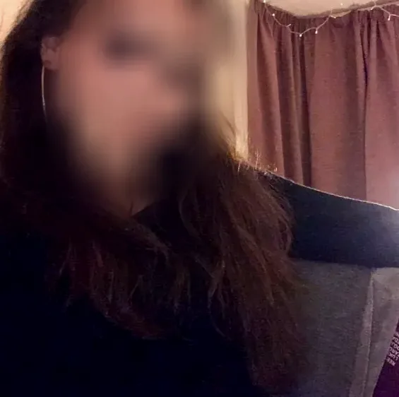 Emilie, 25