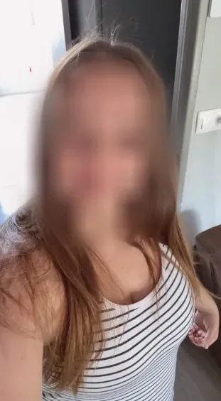 Emina, 29