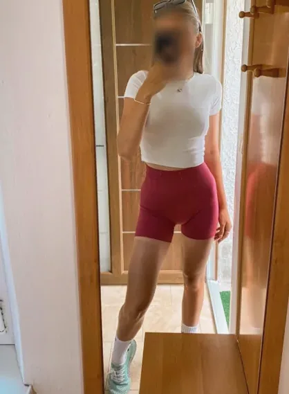 Emina, 27