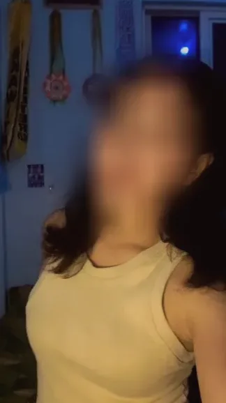 Isabella, 22