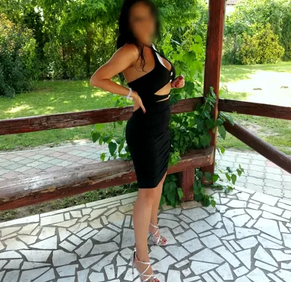 Jasmin, 36