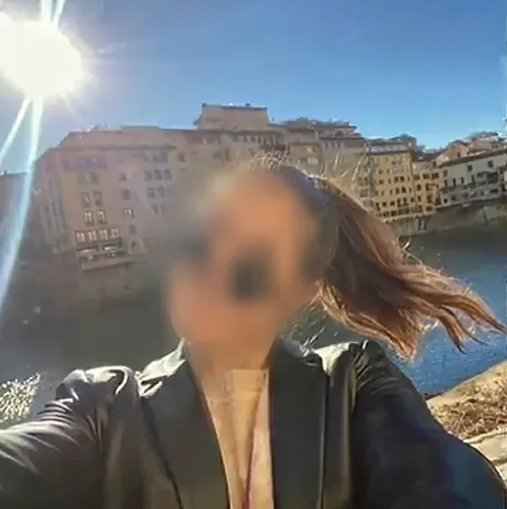 Marianne, 27