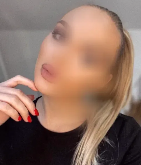 Nadia, 31