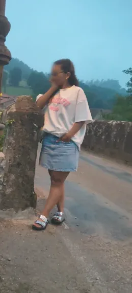 Nadia, 32