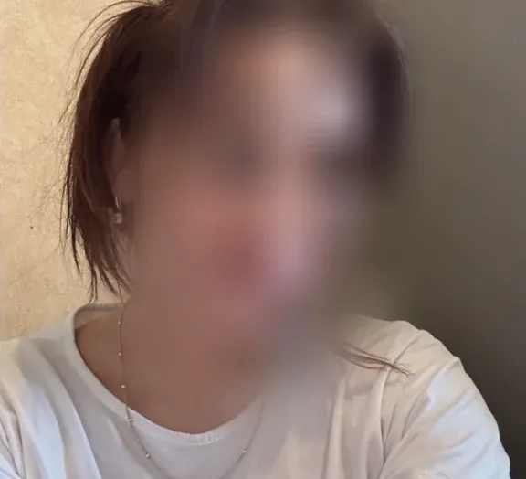 Nicoline, 35