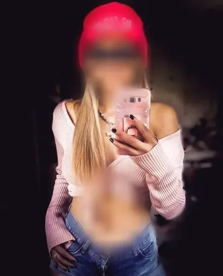 Sara, 36